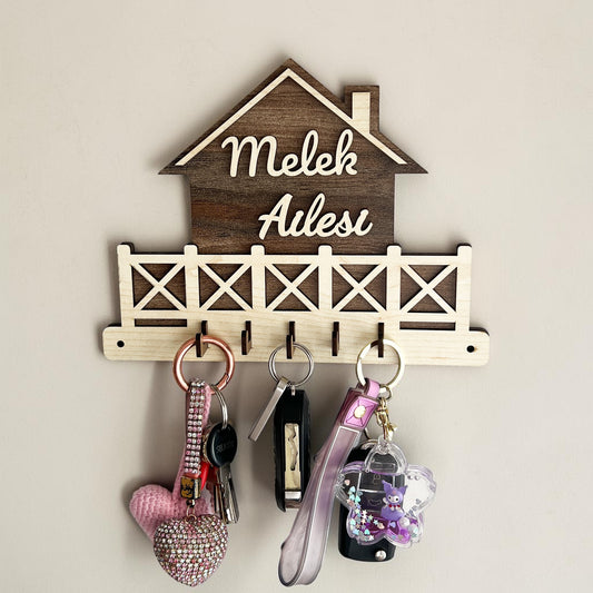 Özelleştirilebilir Ev Şeklinde Ahşap Anahtar Askılığı 5 Kancalı 22x18 cm